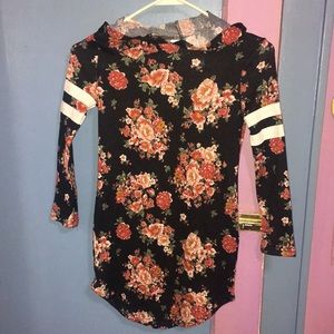 Extremely ME,  women’s hoodie.  Size 7/8.  Floral. Black.